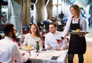 Los empleados en turismo rozan los 2,5 millones, el máximo histórico